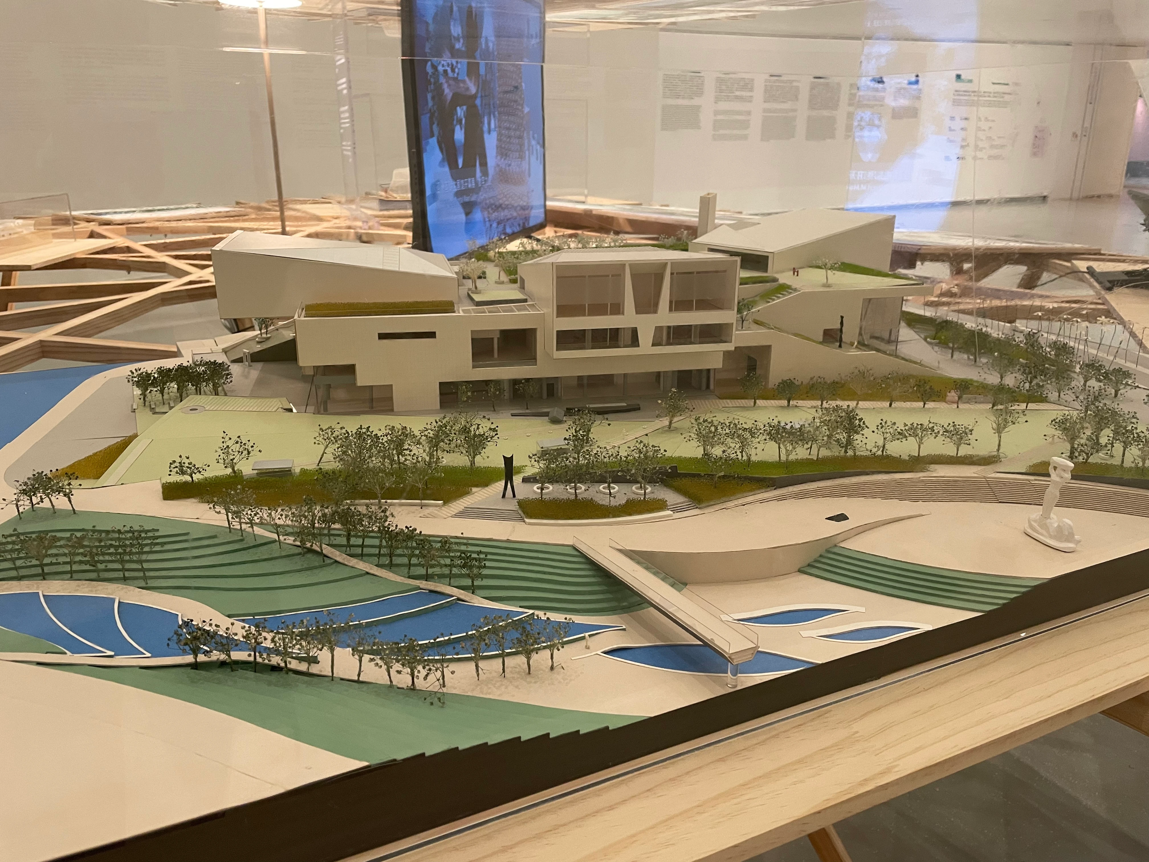 展览中的海上世界文化艺术中心建筑模型